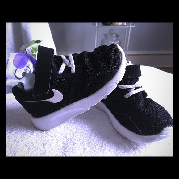 Nike Other - Black kids Nike sneakers